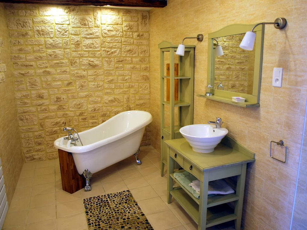 Gites Les Neuf Cerisiers Mascaras Habitación foto